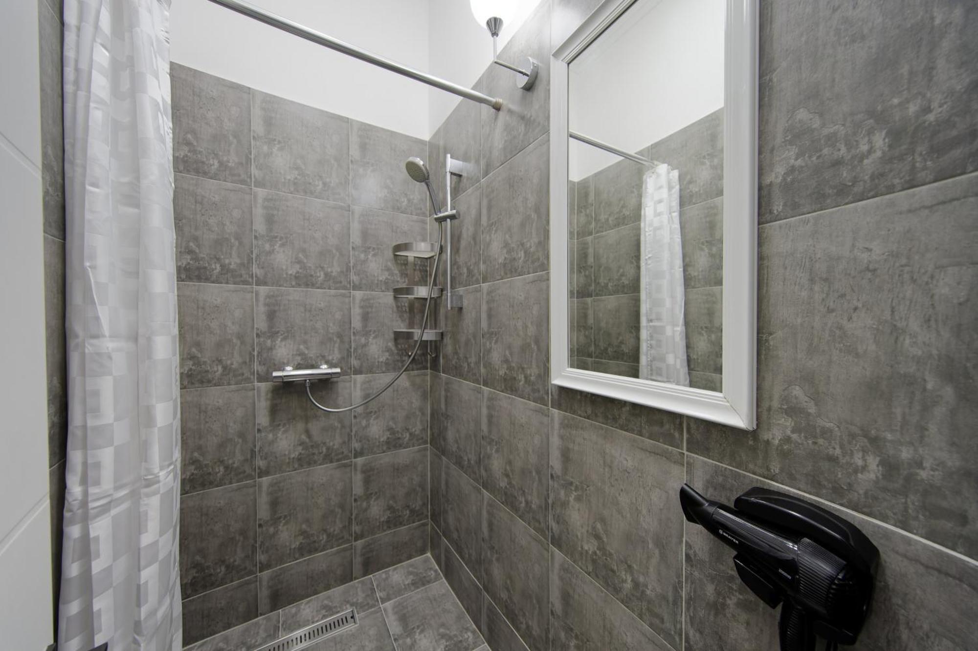Hannah Inn Budget Hotel Asztana Szoba fotó